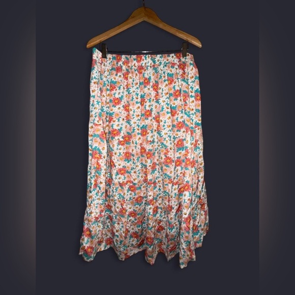 Floral Women's Skirt - Picture 2 of 4